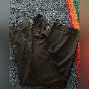 The Limited Cassidy wide leg slacks
Color: black/white
Size: 6